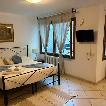 Residence Villa Margherita WITH POOL&HYDROMASSAGE-3